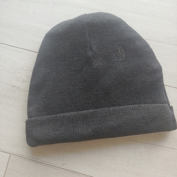 VOLCOM Baby NEW Popover Crewneck , Joggers & Beanie Set - Picture 9 of 10